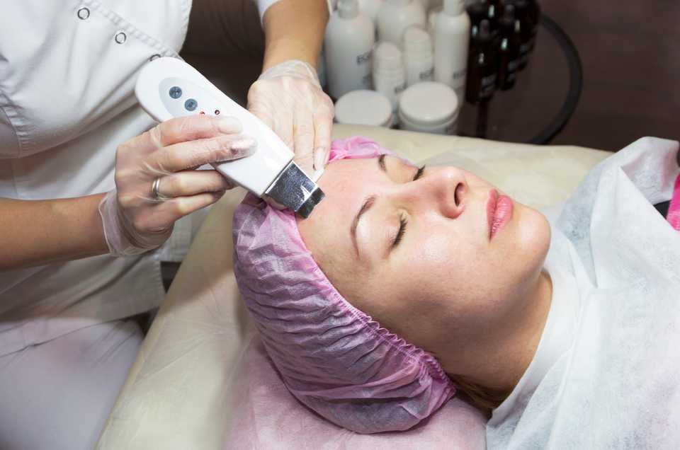 Процедура ультразвуковой чистки лица