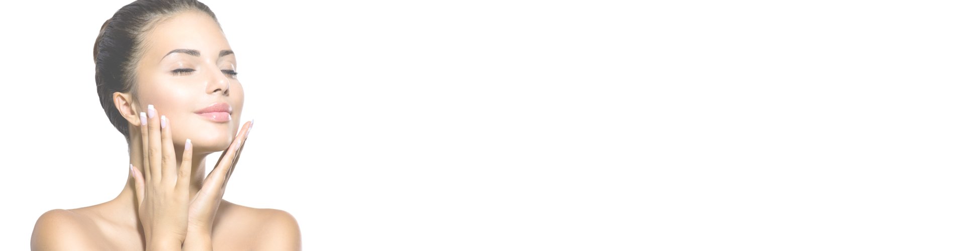 девушка после получения услуг в клинике Знак Качества